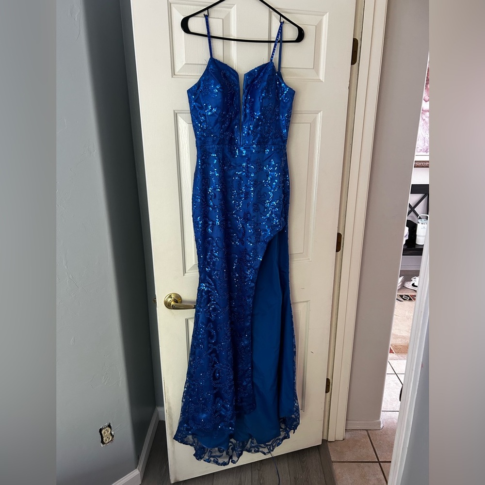 Royal blue sequin prom dress size 2-4